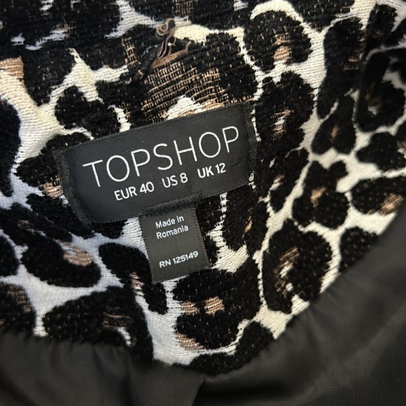 Top shop leopard print coat.sz8- fabric feels like velveteen.lined-snaps - Picture 5 of 9